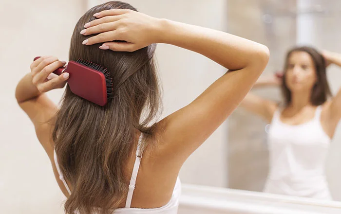 ¿Cuáles son cuatro maneras de tratar el cabello dañado?