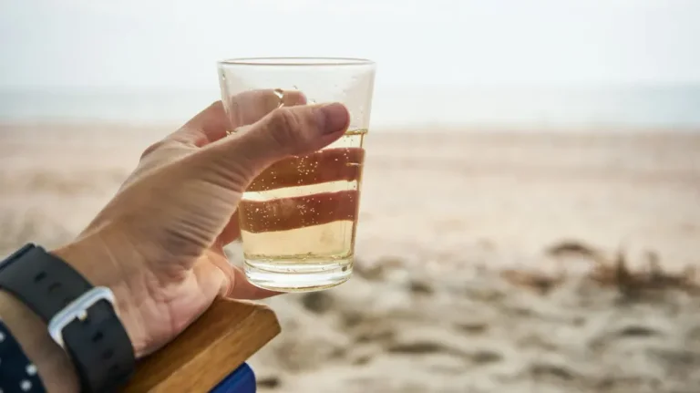Varování Přidejte 8 států do seznamu rizik otravy methanolem