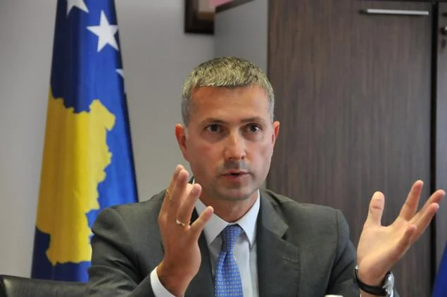 Asgjë për viza, Çollaku për Periskopin: E turpshme, procesi është deformuar