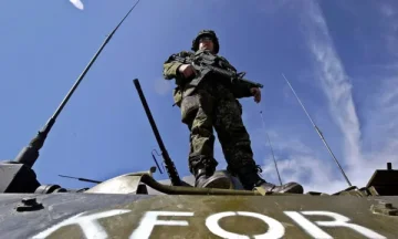 “se lahko naučite od Kosova”, Bloomberg: mirovni načrt v Gazi lahko deluje, če “kopi” KFOR