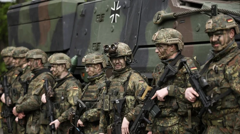 Seis em cada dez alemães opõem-se ao serviço militar por sortes.