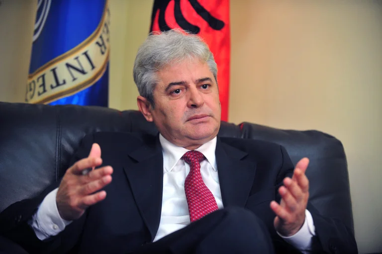 Ahmeti thotë se ka kontaktuar me Ziadin Selën për çështjen e kryeministrit shqiptar