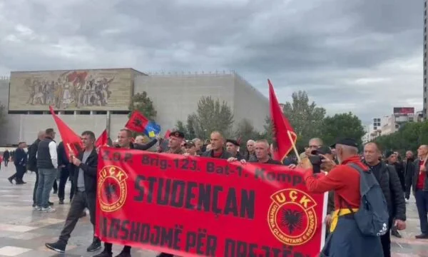 Suomentanut Mentori