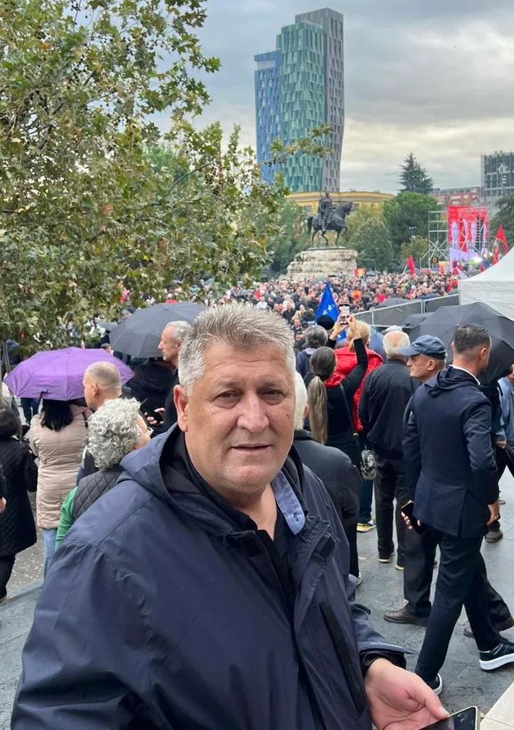 Ζαφίρ Μπερίσα από τα Τίρανα: Το KLA δεν εισβάλλει, αλλά προστατεύει τον αλβανικό λαό