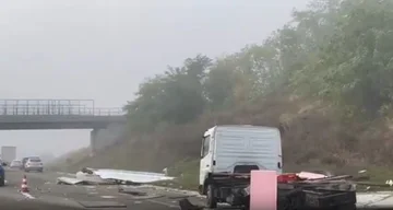 Eden poškodovan zaradi nesreče na avtocesti <x0...