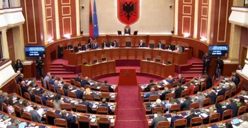 Skupščina Albanije razpusti poziv DP za rešitev o kosovskem genocidu