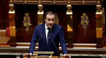 Francoski premier nekaj dni po tem, ko je bil preimenovan, dobi glas za zaupanje.