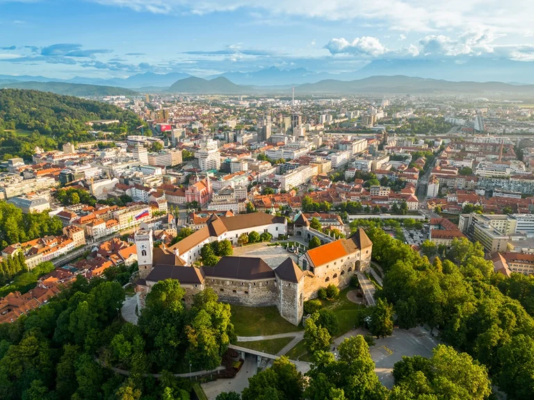 Vols lliures a Ljubljana i viceversa cada dilluns amb Pristina.