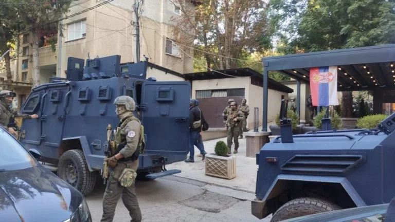 Two houses in the north, police find weapons, Serbian uniforms, nationalist emblems