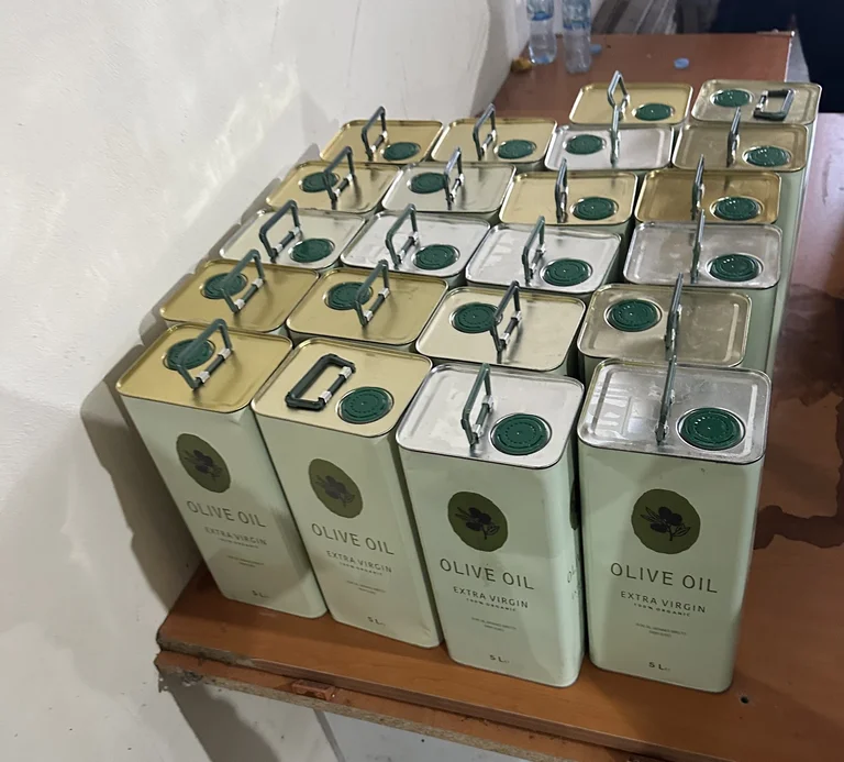 Customs bans 110 liters of undeclared olive oil in Vremica