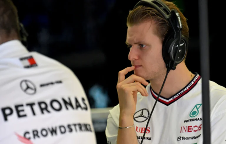 Scandal în Elveţia: Asistenta care a avut grijă de Michael Schumacher a fost violată de prietenul fiului său