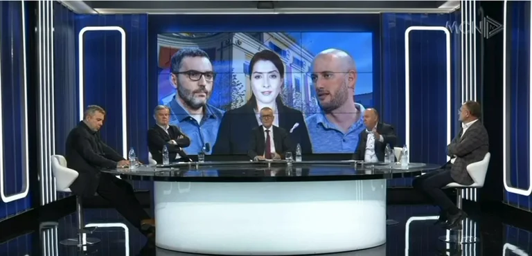L'analista albanès folla durant l'espectacle (VIDEO)