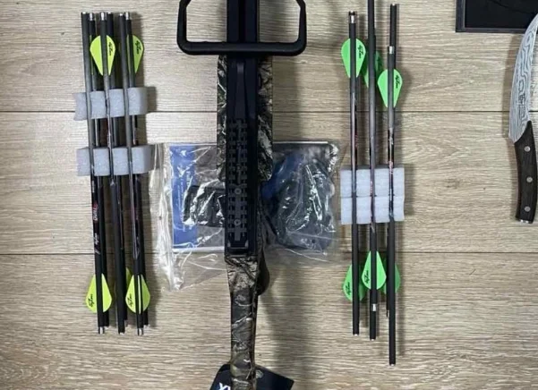 Tried to enter Albania with a bow and 21 arrows, caught in Greek customs