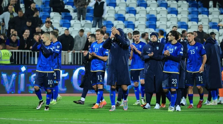 Grote tekorten, mogelijke Kosovo-formatie voor match met Zweden