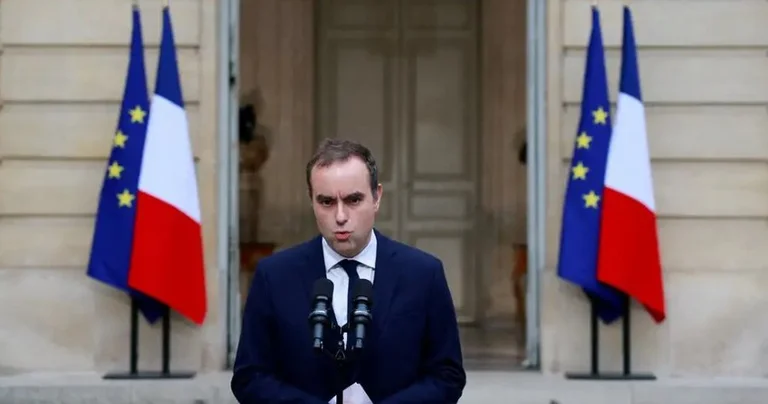France has new government, LeCornu introduces new cabinet