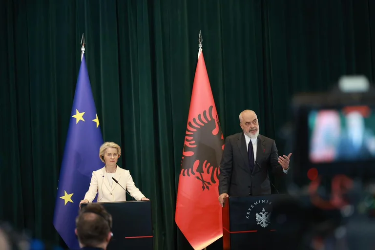 Von der Leenen: Albanien rör sig med rekordhastigheter mot EU