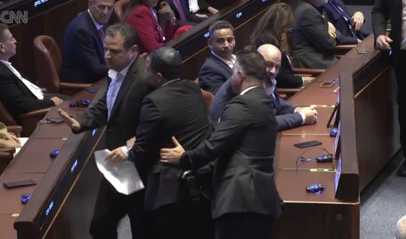 Arabski poslanec iz izraelskega parlamenta, kot govori Trump