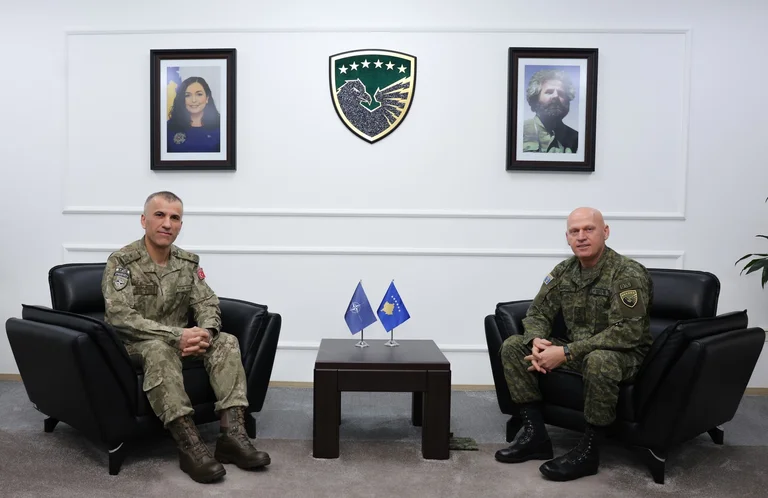 Yasar hosts KFOR deputy commander at farewell