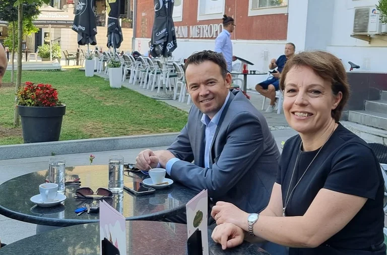 Dél-Mitrovica a runoff, de Gervala gratulál a polgárok Peci fotó