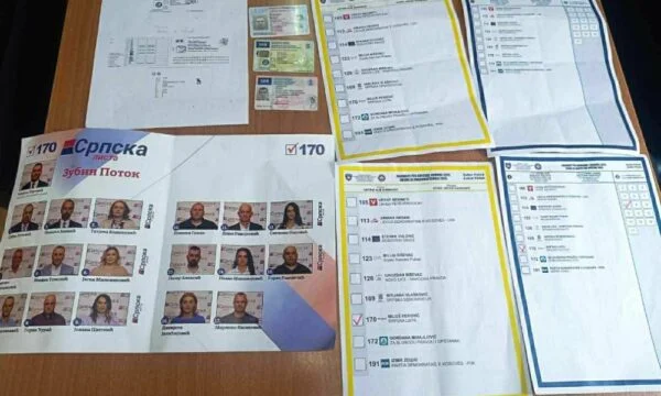 Skandál na hranicích: Srbsko se pokusilo zavést volební materiály, aby ovlivnilo výsledek v severním Kosovu