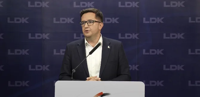 Besian Mustafa vyzývá k hlasování co nejvíce