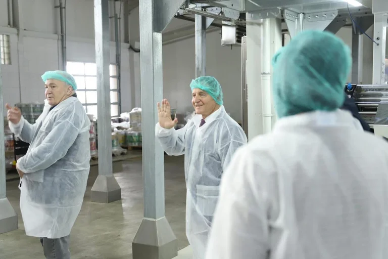 Ferit Idrizi visite “Vipa Chips”: Exemple de réussite de la production locale représentant le Kosovo sur les marchés européens