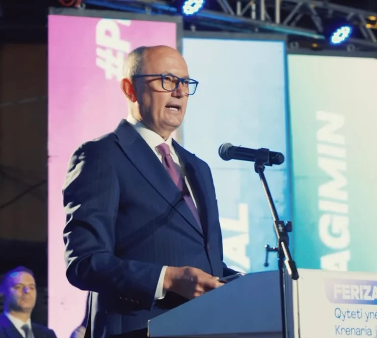 Agim Aliu- citoyens: les devoirs sont à moi, le pouvoir est à vous