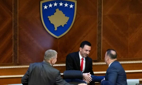 Basha annonce pour la seconde fois la constitution, cette fois après l'élection de Rassic.
