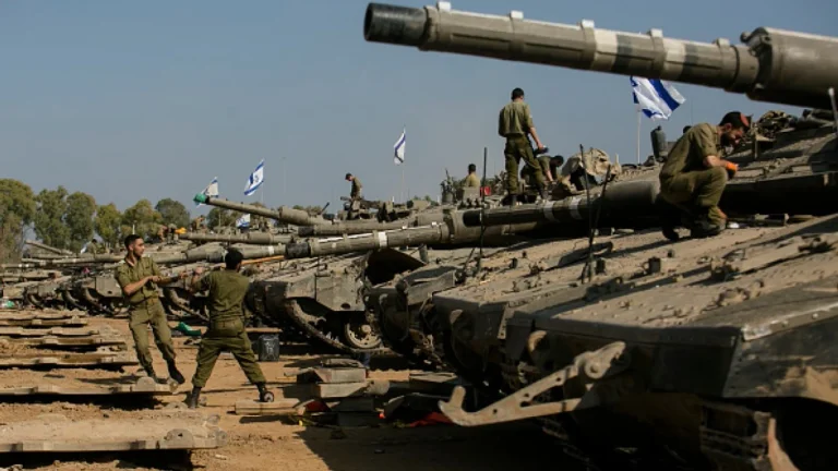 L'armée israélienne lance son retrait de Gaza, images publiées