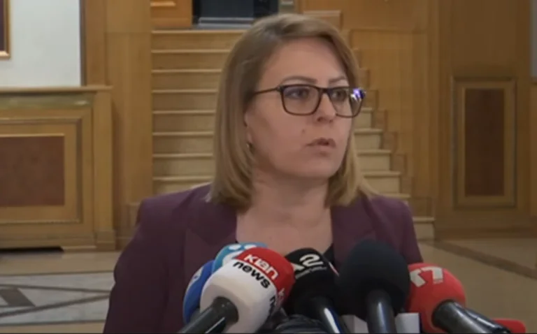 C'est quoi ? Il faut un accord politique pour la constitution