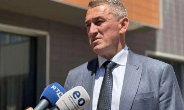 Après l'élection sous le maire: Institutions de construction Bientôt
