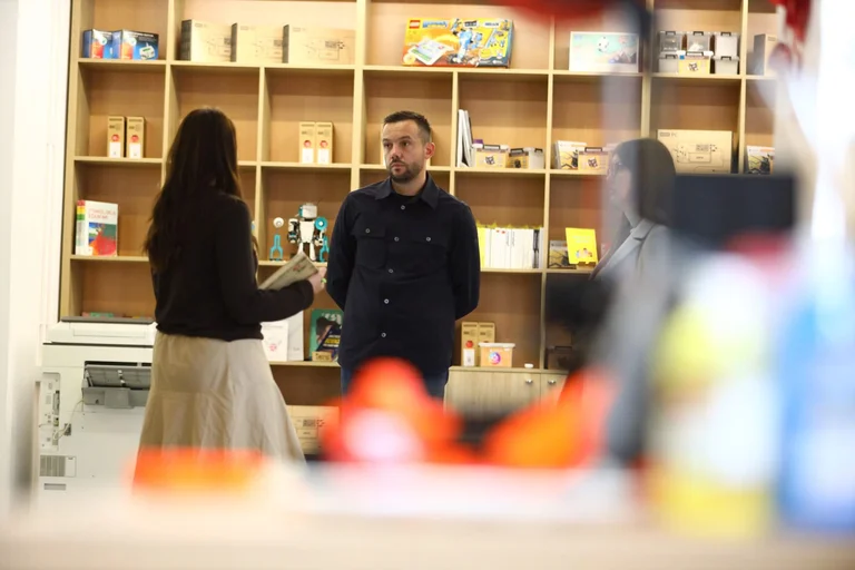Arian Tahiri: Comme Mitrovica Maire, je soutiendrai toujours les idées créatives de nos jeunes
