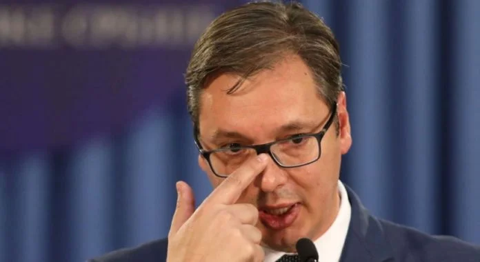 Tërhiqet Vuçiq pas provokimeve me ushtri: Serbia s’po përgatitet për luftë