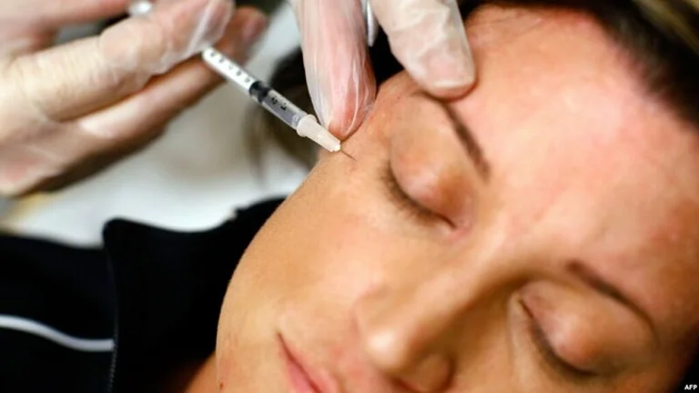 Pourquoi la décision de restreindre la performance des procédures et des brins botox a-t-elle été modifiée par des non-professionnels? Les associations professionnelles répondent au Ministère de la santé