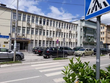 Mesečni pripor proti osumljencem, ki kršijo mladoletnika v Gjakovi