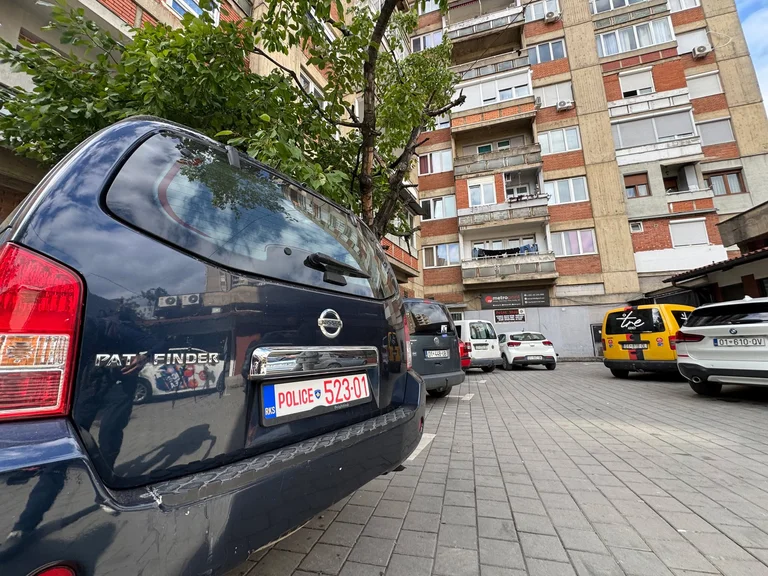 Police toujours à la résidence de Fatmir Sheholli après l'arrestation pour espionnage