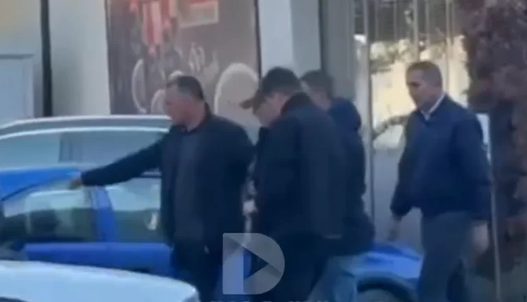 Un moment de vue de l'enquête de Fatmir Shehol comme soupçonné d'être impliqué dans l'espionnage de Seébi