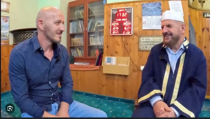 Bardhil Mahmut: Quand Shefqet Radovan Krasniqi devient meilleur que la fleur albanaise
