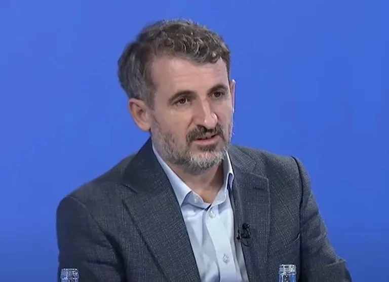 Miftaraj après la décision constitutionnelle : La liste serbe « %ka io-motive rights » est l'invention d'experts faits à Vuvuzela”
