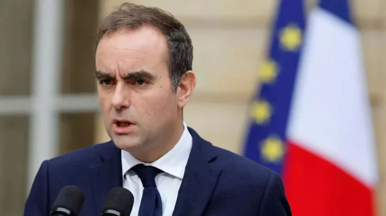 Crise en France : Lecornu dit que sa mission est terminée, le pays pourrait avoir un nouveau Premier ministre dans les 48 heures