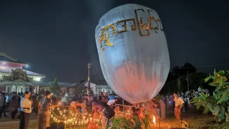 Au moins 24 morts par bombardement par parachutiste au festival bouddhiste du Myanmar