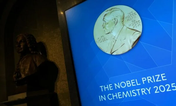 Le Nobel pour Kim obtient trois scientifiques pour travailler sur des cadres métallo-organiques