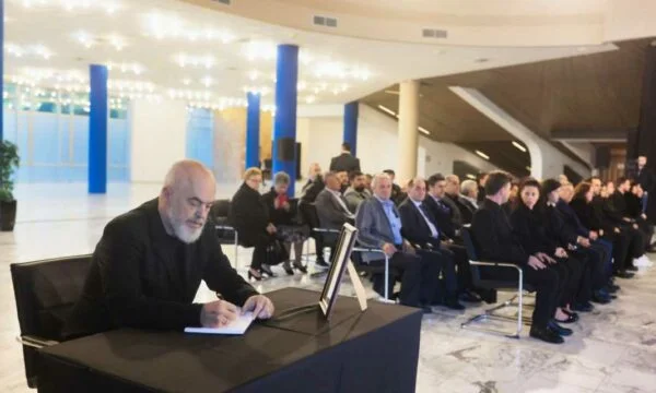 “Une grande tragédie pour l'État”, le message réconfortant de Rama au juge