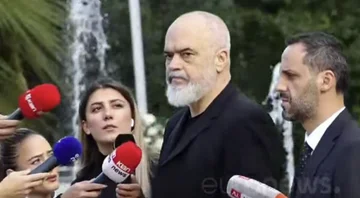Homazhe je bil sodnik Astrit Kalaya, predsednik vlade Rama prisoten