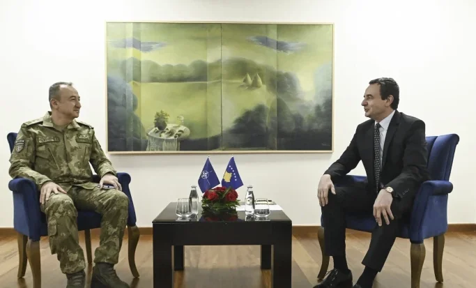 La situation en matière de sécurité fait partie des discussions entre le commandant de la KFOR et Kurti