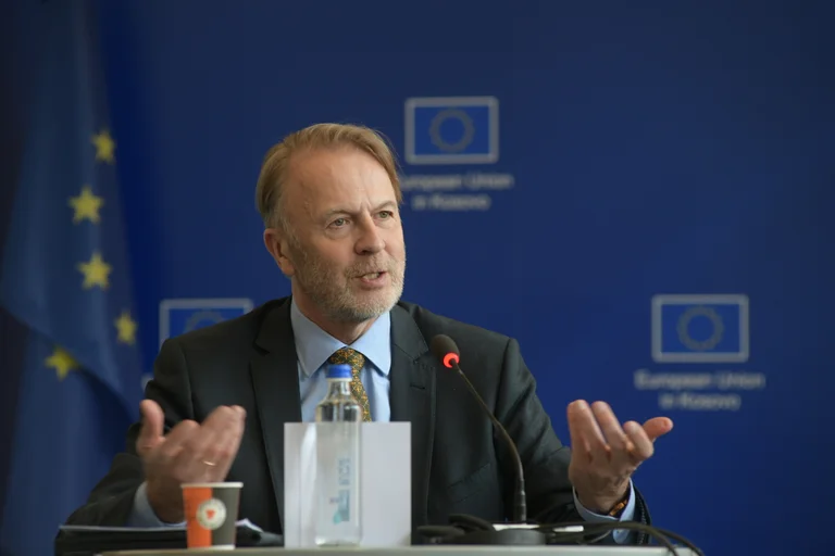 Ambassadeur de l'UE au Kosovo: les élections locales sont un test pour la démocratie au Kosovo, sortent du vote