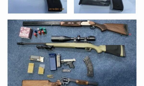 Rahovec: La police enquête sur les armes après avoir publié des vidéos sur les médias sociaux