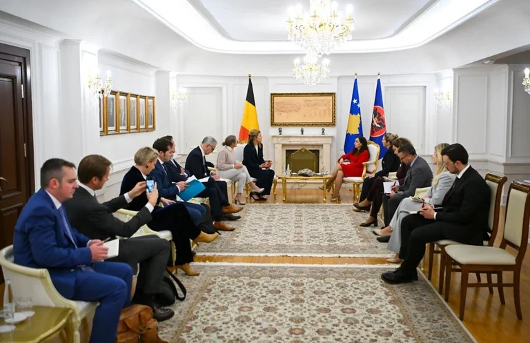 Osmani lors d'une réunion avec le ministre belge, approfondissement de la coopération en matière de justice et de sécurité discuté