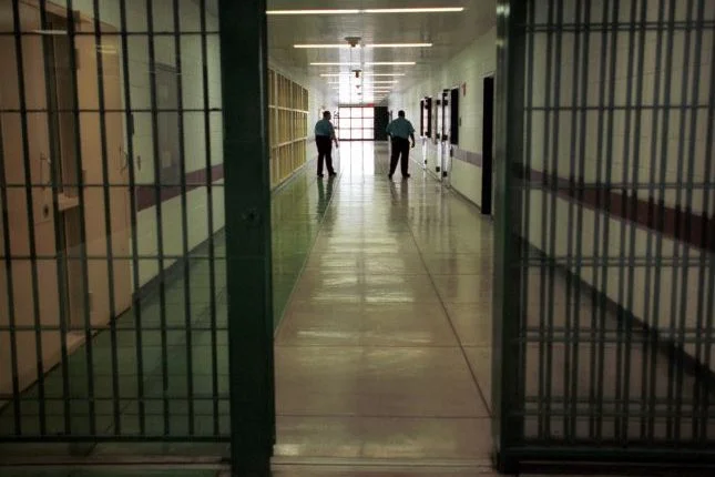 22 të arrestuarit për drogë mund të arratisen, përsërisin veprat penale – Arsyeton gjykata masën e paraburgimit