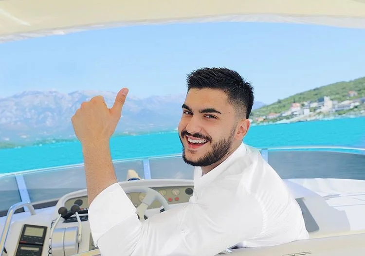 Quel est l'avertissement de Butrint Imer ?